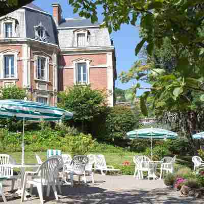 Logis Hôtel Royal Saint Mart Hotel Exterior