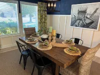 Beautifully Renovated Sleeps up to 8 in East Medford