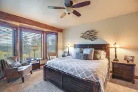 Secluded Mountain Family Home w/ Pike Peaks Views - balcony