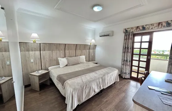 弗迪斯瓦勒斯拉澤爾酒店