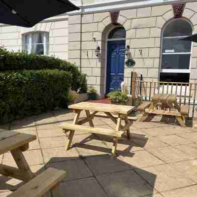 Lynton House Hotel Exterior