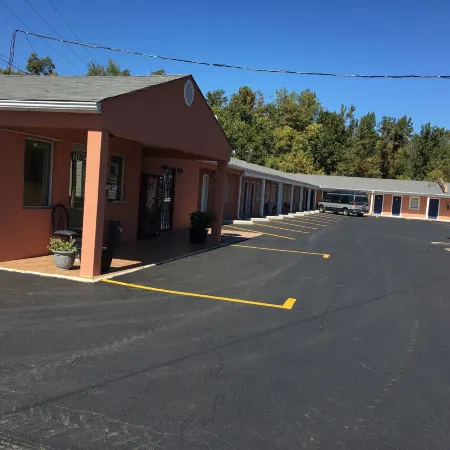 Shaws Komfort Motel Отели в г. Саванна