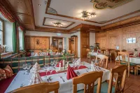 Hotel Gasthof Bayrischer Löwe Hotels in Künzing