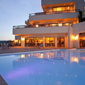 D'Monaco Luxury Resort