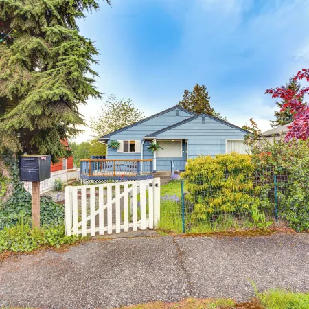 Vibrant Tacoma Retreat, Near Point Defiance Park!