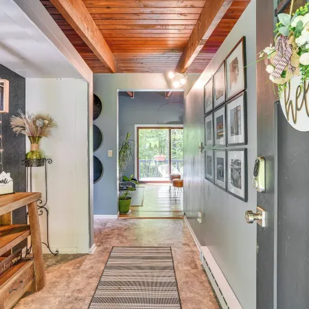 'Alpine House' Modern Delevan Cabin on 2 Acres