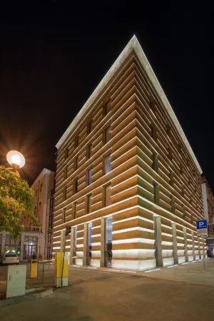 Bellevue Superior City Hotel Отели рядом с достопримечательностью «Собор Святого Иакова»