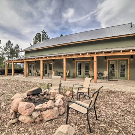 Family Home w/ Fire Pit & Grill ~ 1 Mi to Slopes!