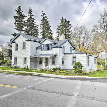 Spacious Home by Finger Lakes and Watkins Glen!