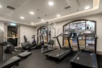 Edmond Rosh Pina - Fitnessstudio