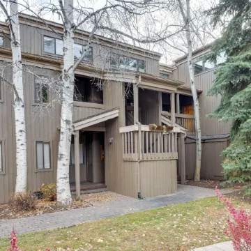 Ketchum Condo w/ Deck < 1 Mi to Sun Valley Resort!