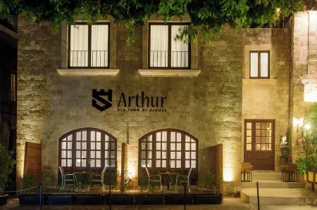 Arthur Suites