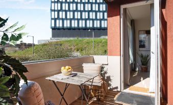 Sanders Charm - Endearing Two-Bedroom Apartment with Shared Garden