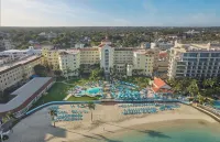 British Colonial Nassau Hotels near Fort Charlotte