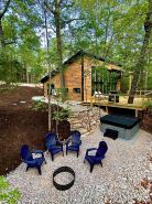 Cedar Hill Cabin 2 Bed 2 Bath Cabin in the Ozarks • Hot Tub •