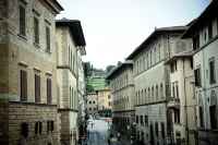 Benci House - parking