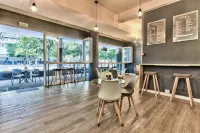 Wink One Thibault Hotels in Claremont