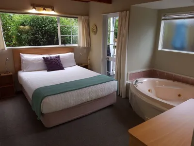 Cottage Mews Motel
