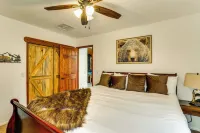 Scenic Riverfront Escape w/ Sauna in Junction City - Homestays