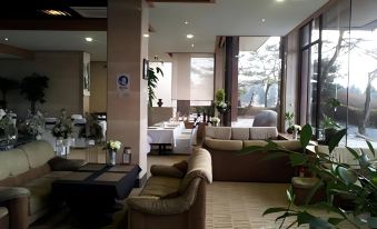 Hotel the Base