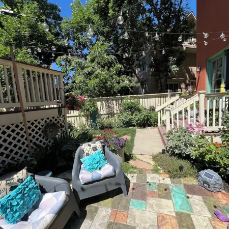 Charming 1-bedroom Carriage House in the best neighborhood in Longmont