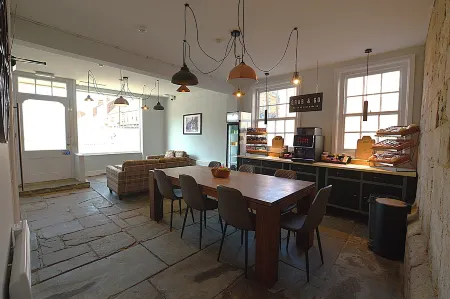 The Abbots Boutique Hotel Отели в г. Carlton