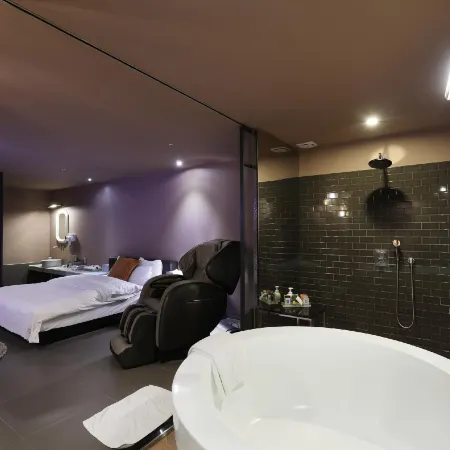 Vine Hotel