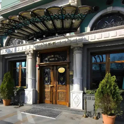 傑米爾宮飯店-特別級 塔克辛廣場附近的飯店