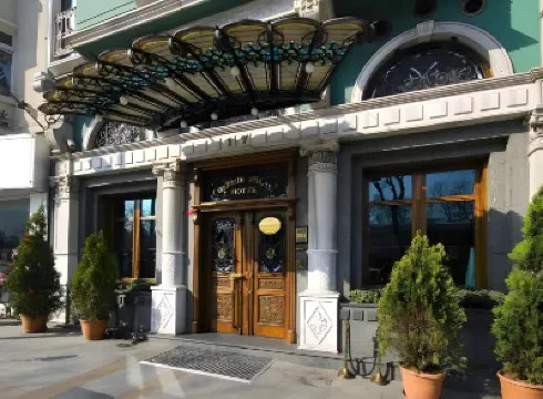 傑米爾宮飯店-特別級 多爾瑪巴赫時鐘塔附近的飯店