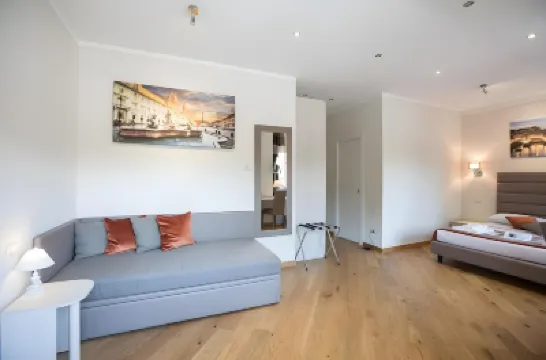 Vatican City Relais Hotel berhampiran Villa Mater Redemptoris Zarándokház