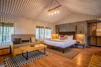 Everest Base Camp, Near George Everest House, 5Kms from Library Chowk - Pet friendly