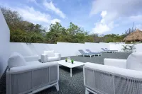 Modern Garden Villa Near Jan Thiel Mambo Hotels in Jan Thiel