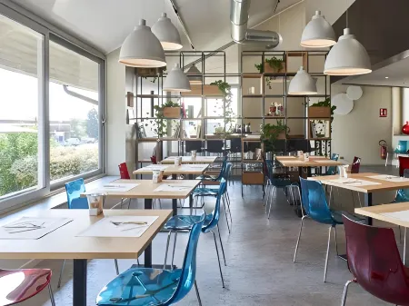 Hotel Oleggio Malpensa Отели в г. Vaprio D'agogna