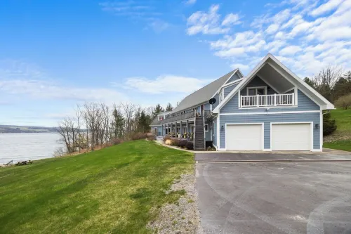 Lakefront 6BR Retreat with Private Dock, Huge Deck & Epic Seneca Views