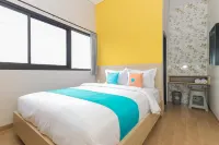 Sans Hotel Clover Ace Surabaya by RedDoorz Các khách sạn ở Sambikerep