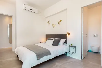 Stylish Apartment with Cozy Vibes with Shelter のホテル