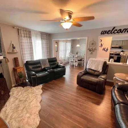 Beechside Breeze Luxury Condo with pool & hot tub
