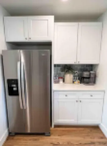 Cute 2 BR Condo Downtown Homewood