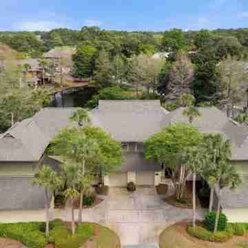 Serene Pondfront Stay w View Pool Access Walk to Baytowne Wharf Hotel Exterior