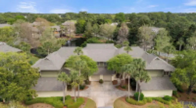 Serene Pondfront Stay w View Pool Access Walk to Baytowne Wharf