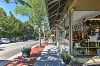 Downtown Townhome Walk to Dine and Shop on Broad St