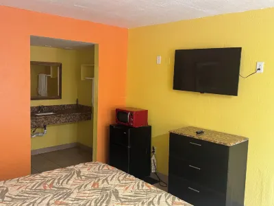 Apollo Inn - Downtown Hotels in Downtown Kissimmee
