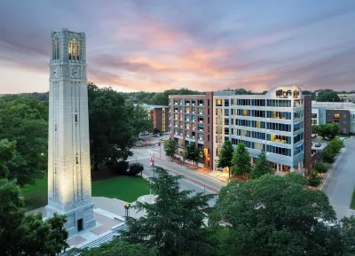 Aloft Raleigh Отели рядом с достопримечательностью «Institute for Advanced Analytics»