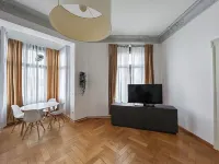 Old building flair, trendy district, 2P, WiFi, modern, elevator