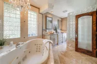 2 Mi to Old Town: 'The Grand Palms Estate' w/ Pool - Villas
