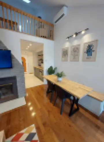 Central & Cozy Lakeview condo within walking distance of Lake Memphremagog.