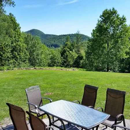 Chester Farmhouse on 100 Acres, 15 Min to Okemo!