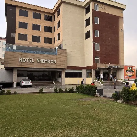 Hotel Shemron
