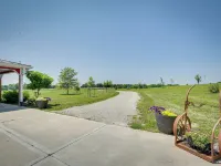Sunset View Home: 1 Mi to Smithville Lake! Hotel di Clinton County