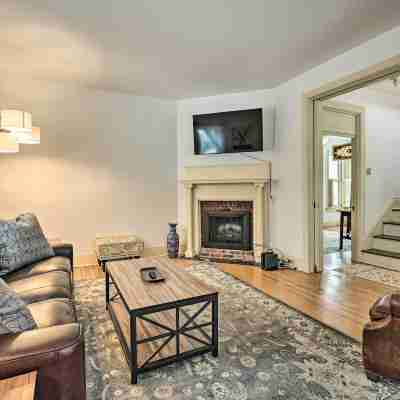 Spacious Getaway 7 Mi to Whitetail Slopes! Rooms